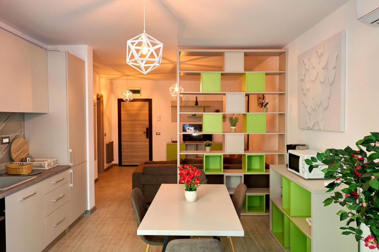 Orizont Sea View Apartment- Spa N Pools Beach Resort 마마이아 외부 사진