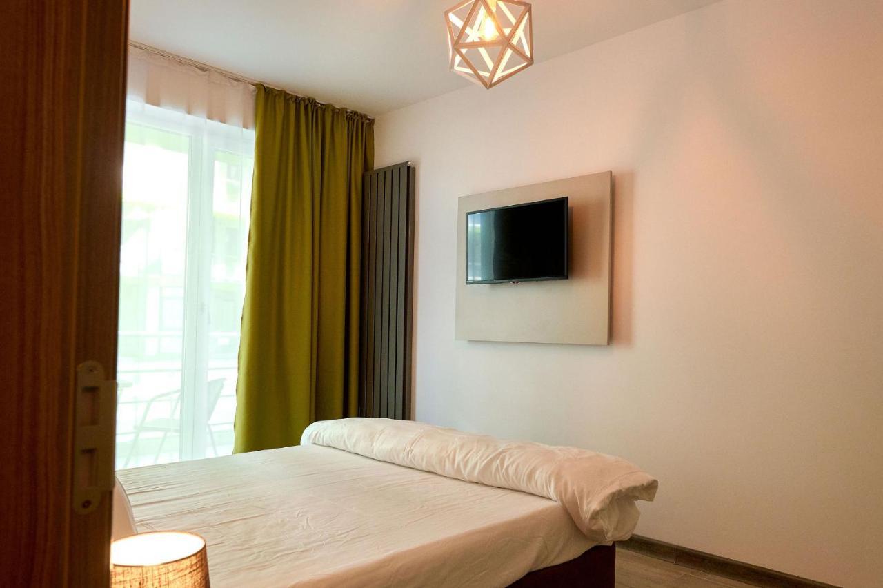 Orizont Sea View Apartment- Spa N Pools Beach Resort 마마이아 외부 사진