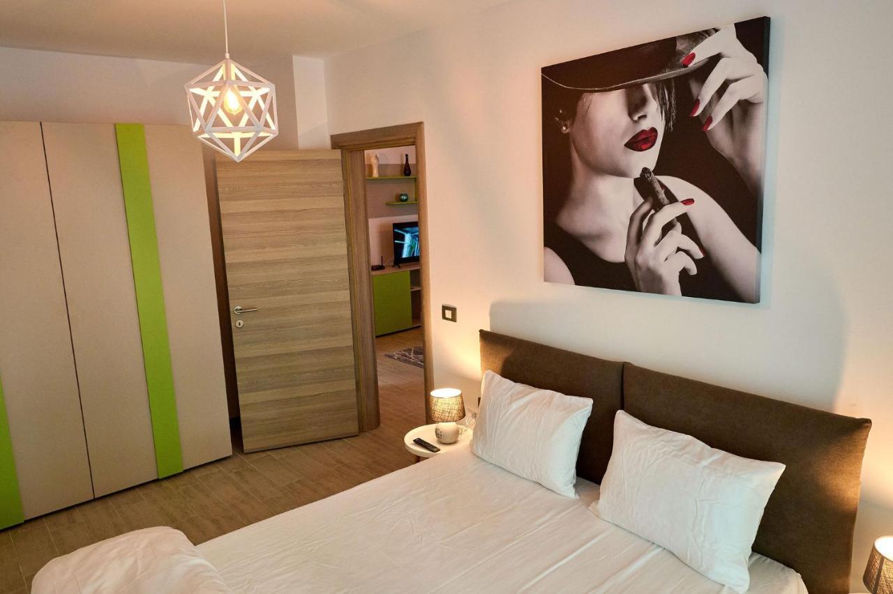 Orizont Sea View Apartment- Spa N Pools Beach Resort 마마이아 외부 사진